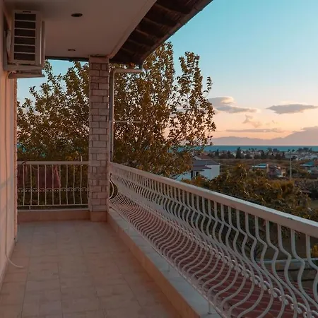 Belvedere Case de vacanță Flogita